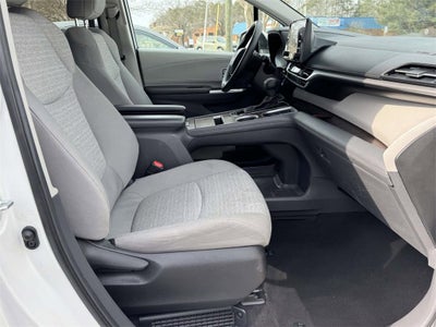 2024 Toyota Sienna LE