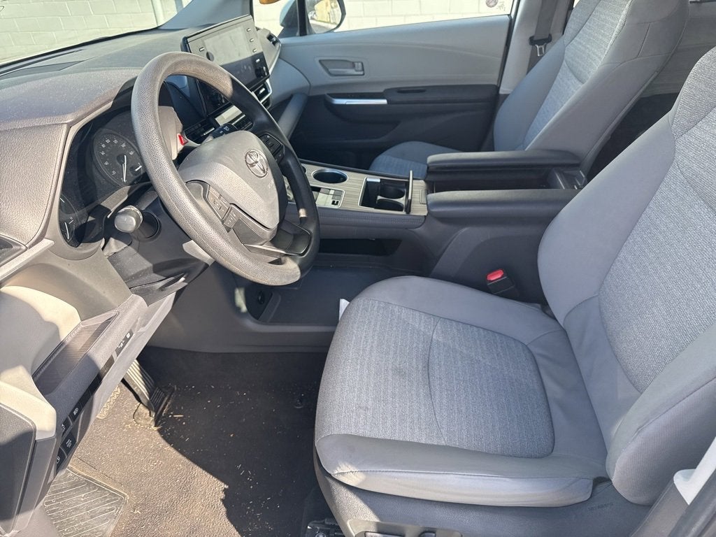 2024 Toyota Sienna LE