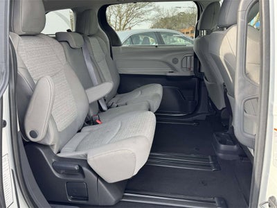 2024 Toyota Sienna LE