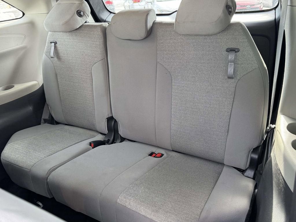 2024 Toyota Sienna LE