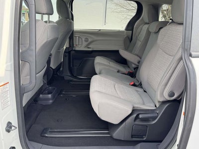 2024 Toyota Sienna LE