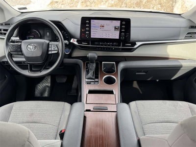 2024 Toyota Sienna LE