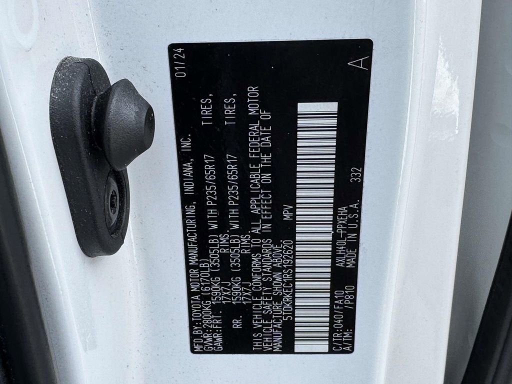 2024 Toyota Sienna LE