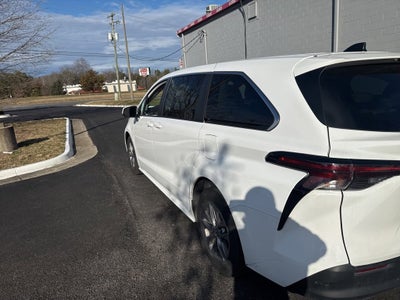 2024 Toyota Sienna LE