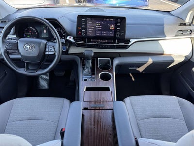 2024 Toyota Sienna LE