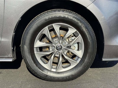 2024 Toyota Sienna LE