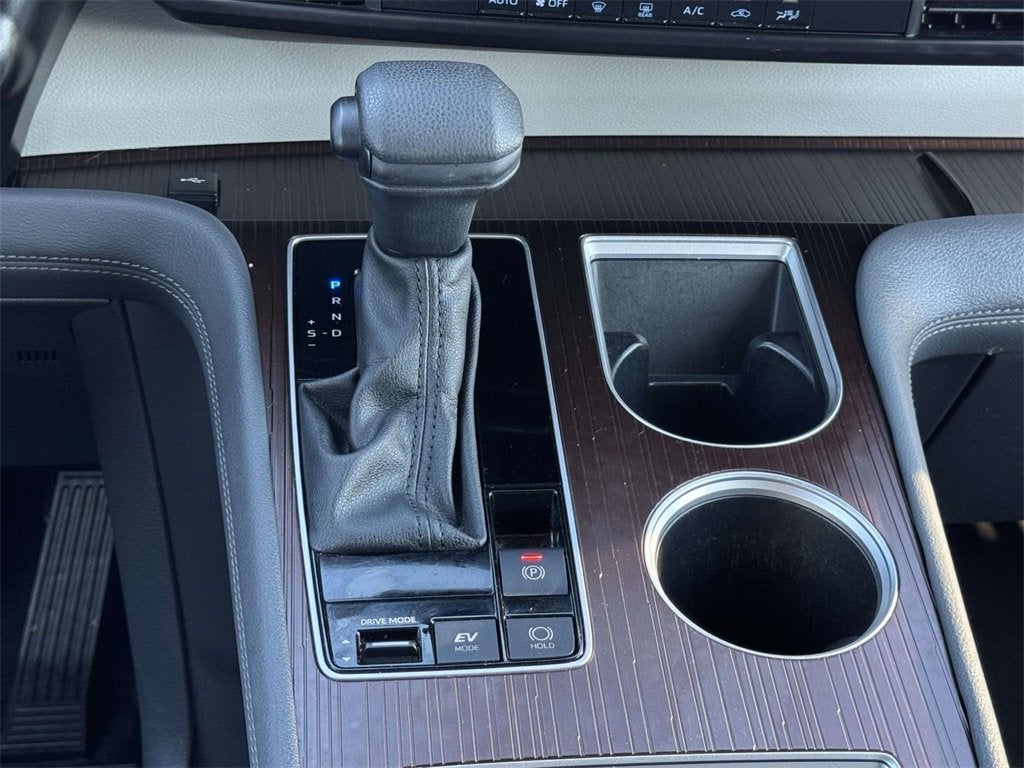 2024 Toyota Sienna LE