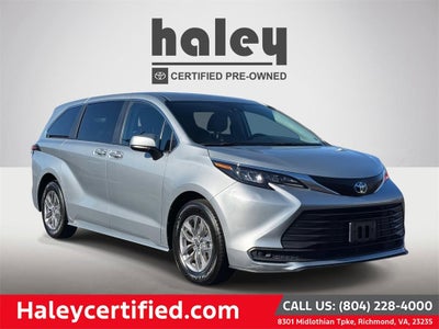 2024 Toyota Sienna LE