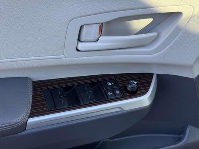 2024 Toyota Sienna LE