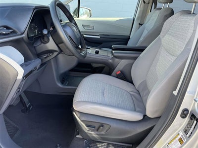2024 Toyota Sienna LE