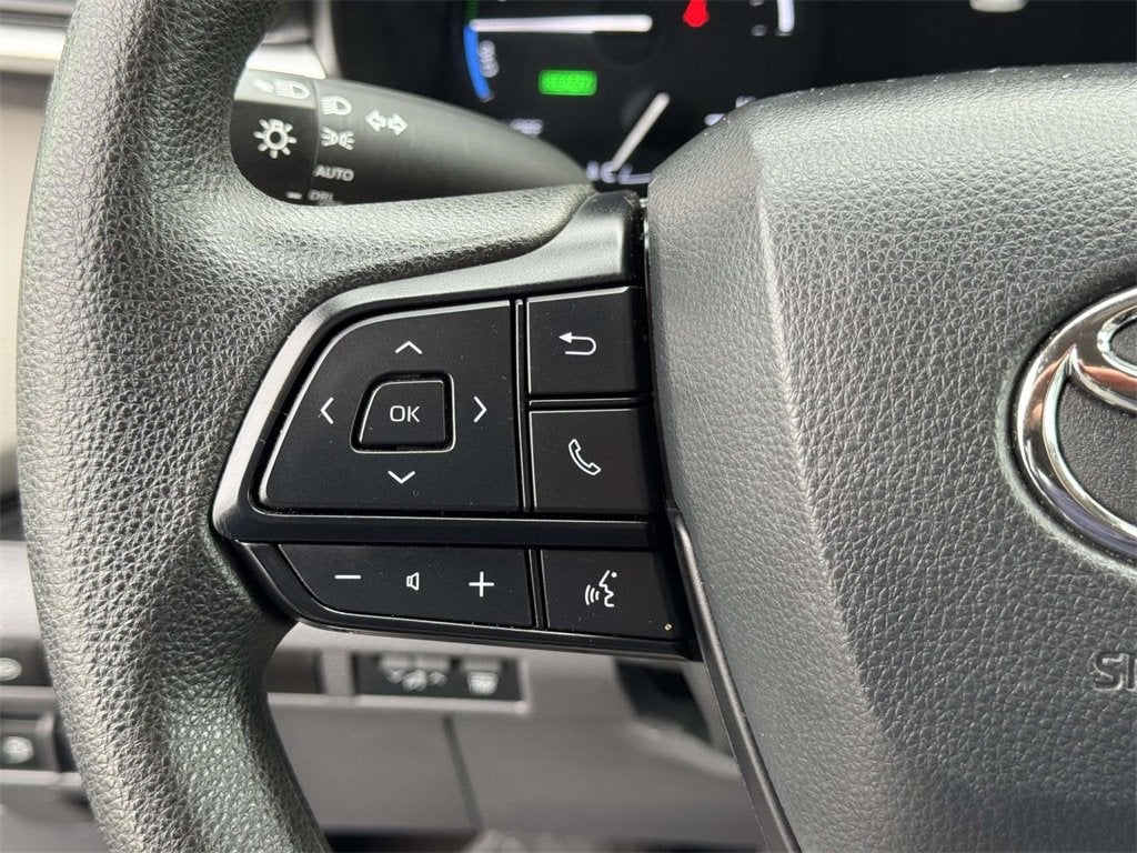 2024 Toyota Sienna LE