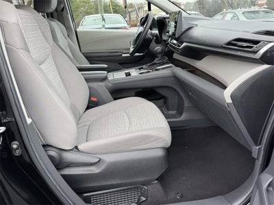 2024 Toyota Sienna LE