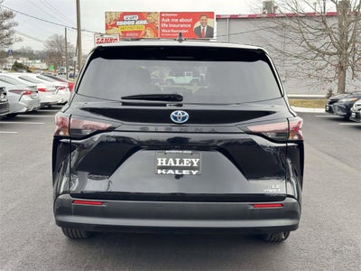 2024 Toyota Sienna LE