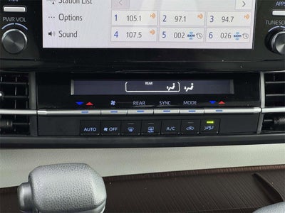 2024 Toyota Sienna LE