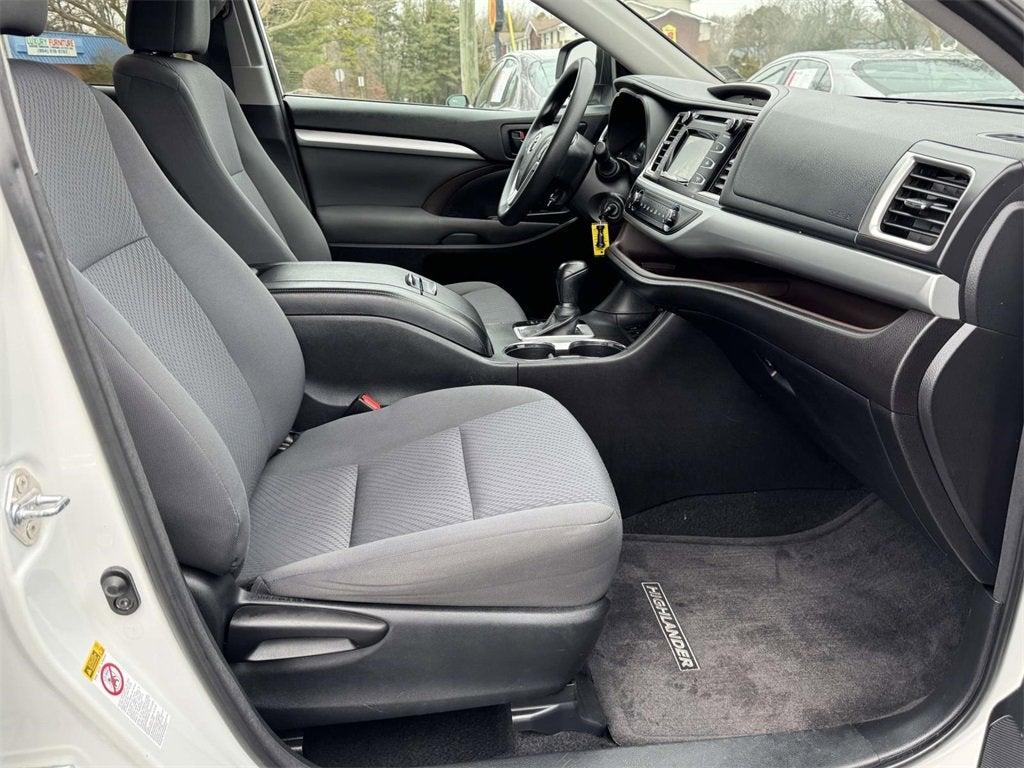 2016 Toyota Highlander LE