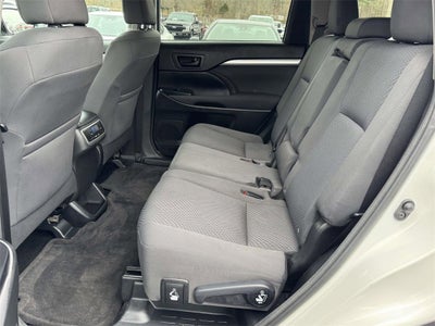 2016 Toyota Highlander LE