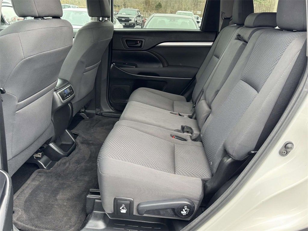 2016 Toyota Highlander LE