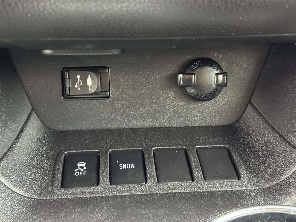 2016 Toyota Highlander LE