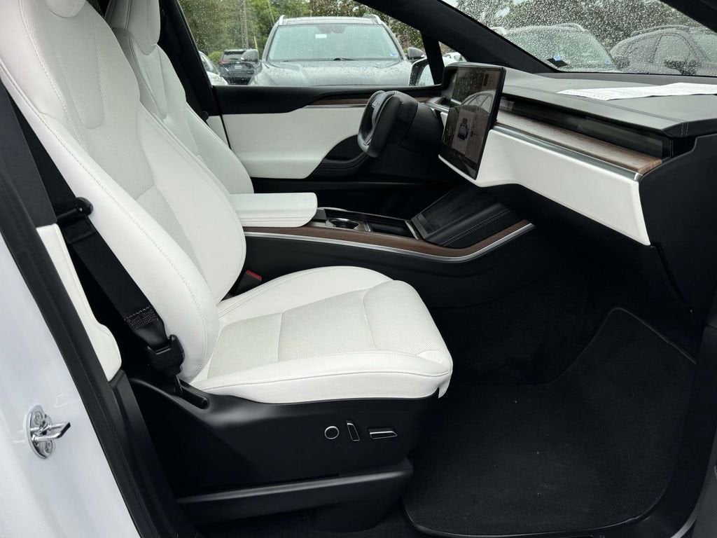 2022 Tesla Model X Base