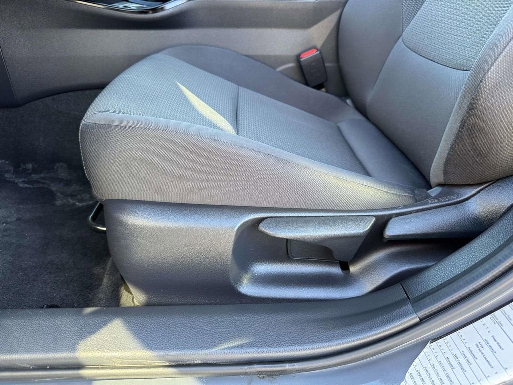 2025 Toyota Prius LE