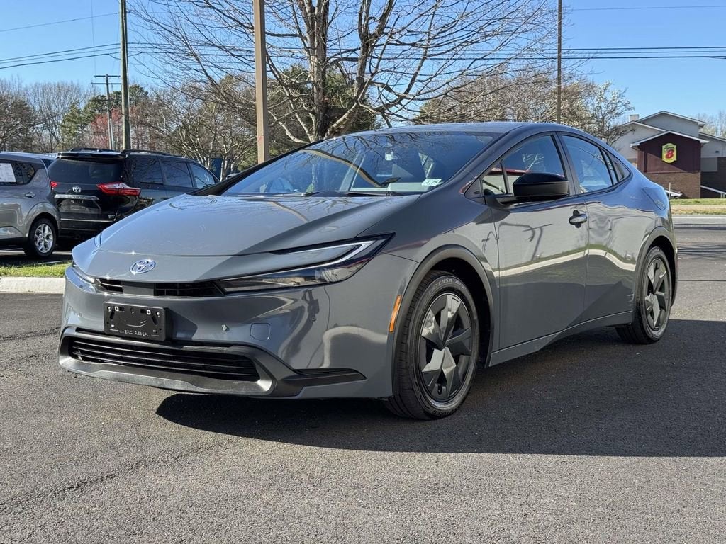 2025 Toyota Prius LE