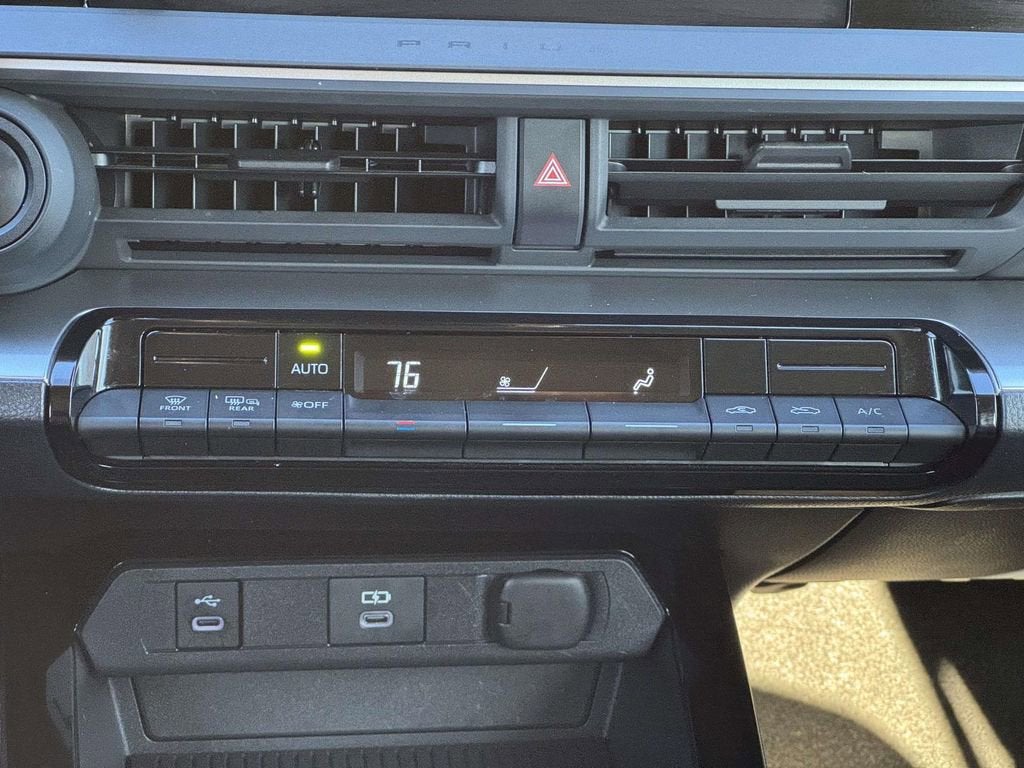 2025 Toyota Prius LE