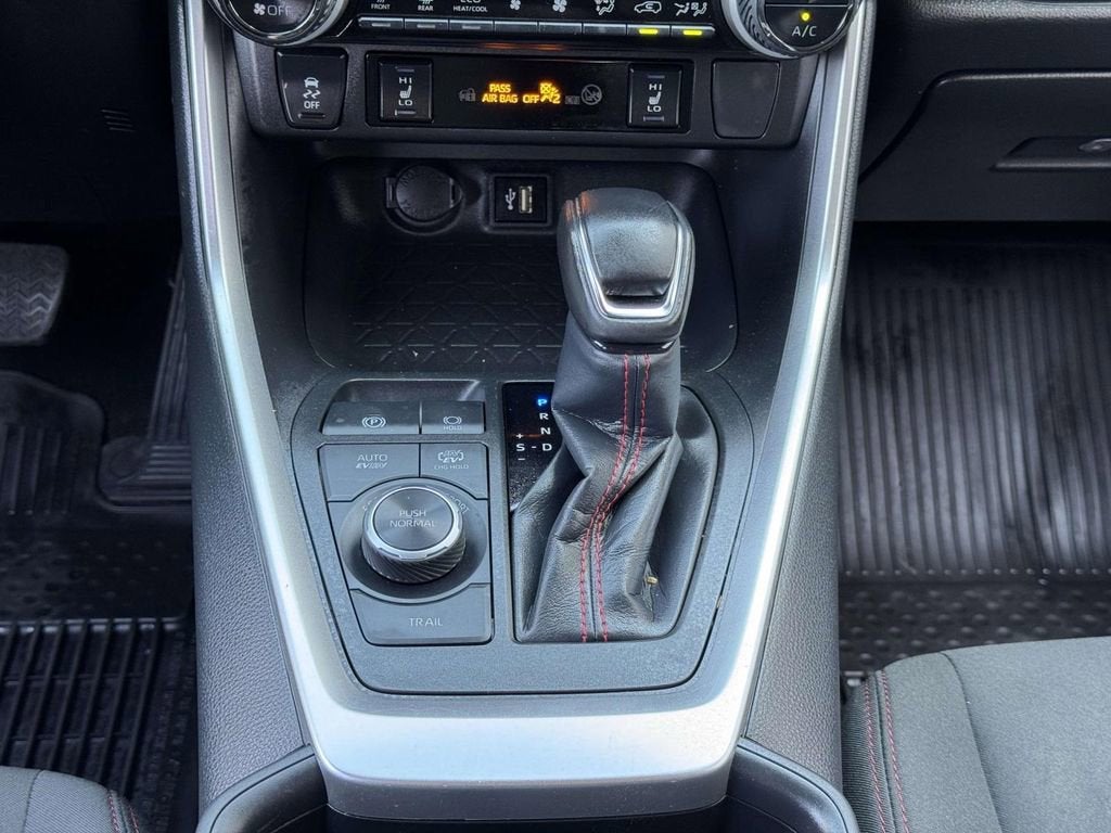 2024 Toyota RAV4 Prime SE