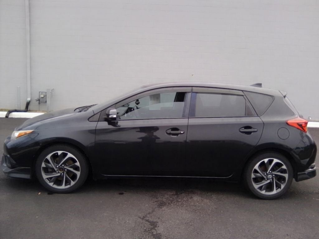 2016 Scion iM Base
