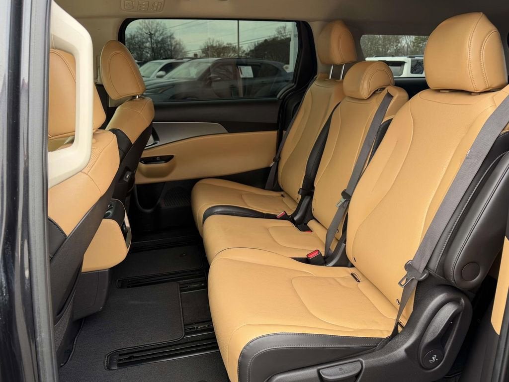 2022 Kia Carnival LXS