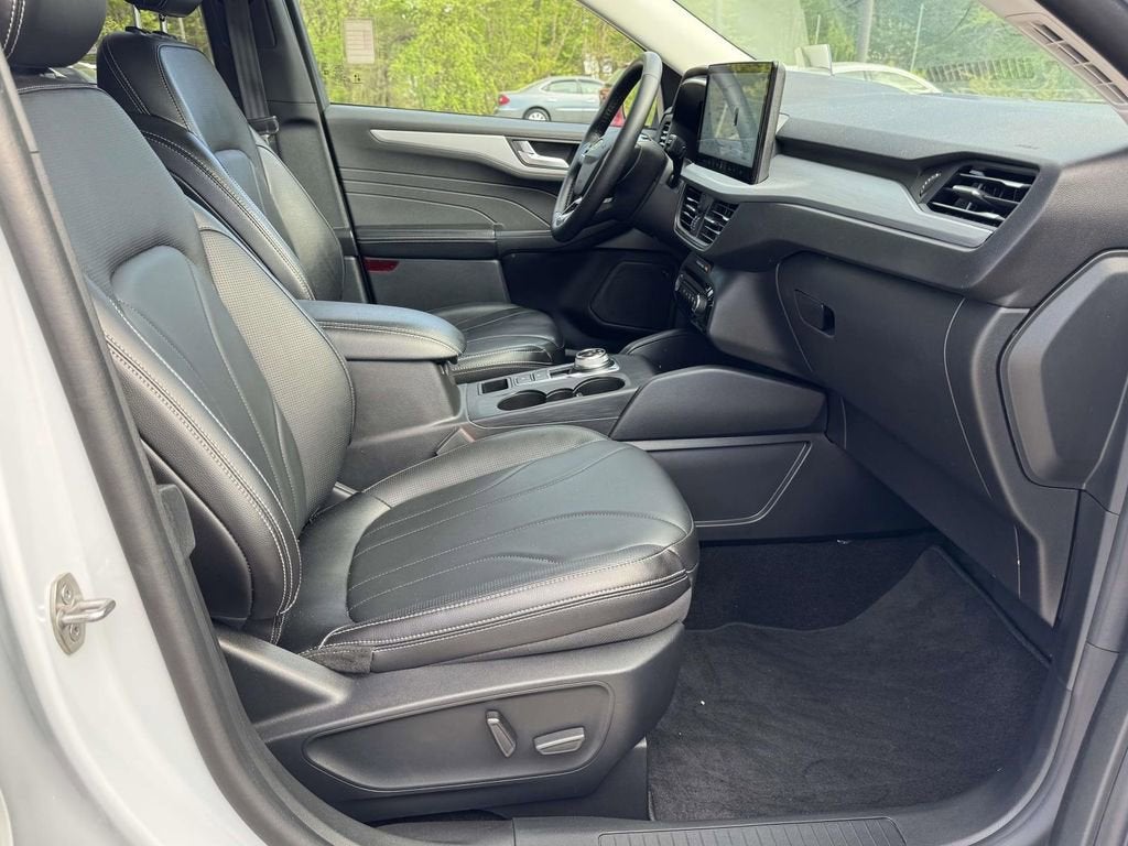 2025 Ford Escape Platinum