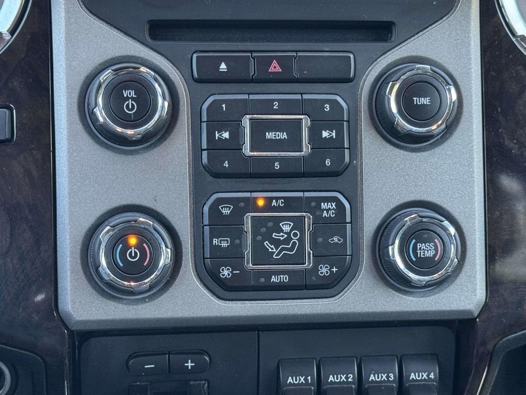 2016 Ford Super Duty F-350 DRW Platinum