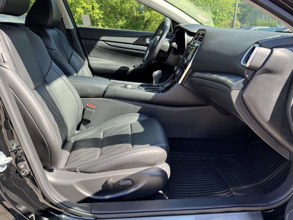 2023 Nissan Maxima Platinum