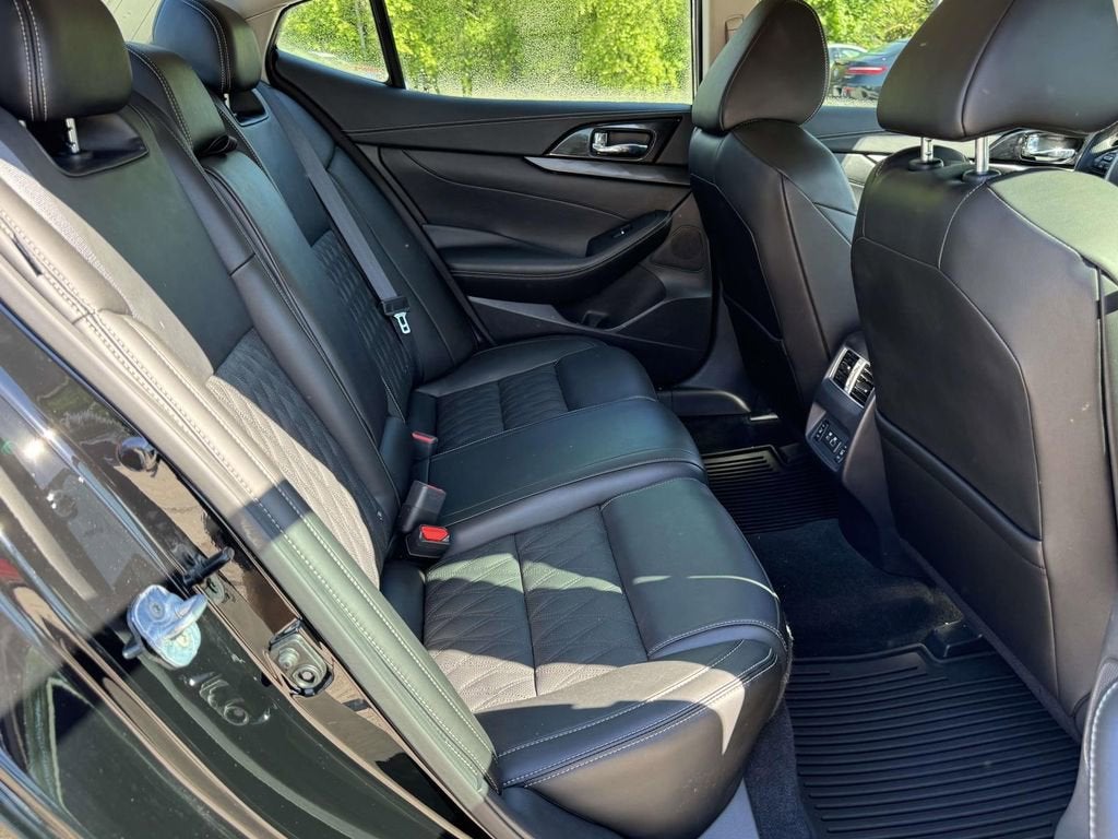 2023 Nissan Maxima Platinum