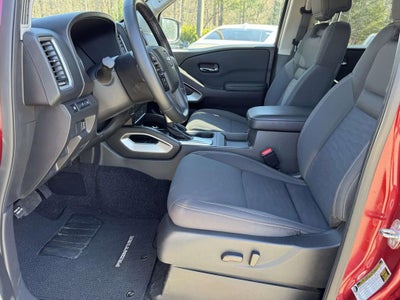 2024 Nissan Frontier SV