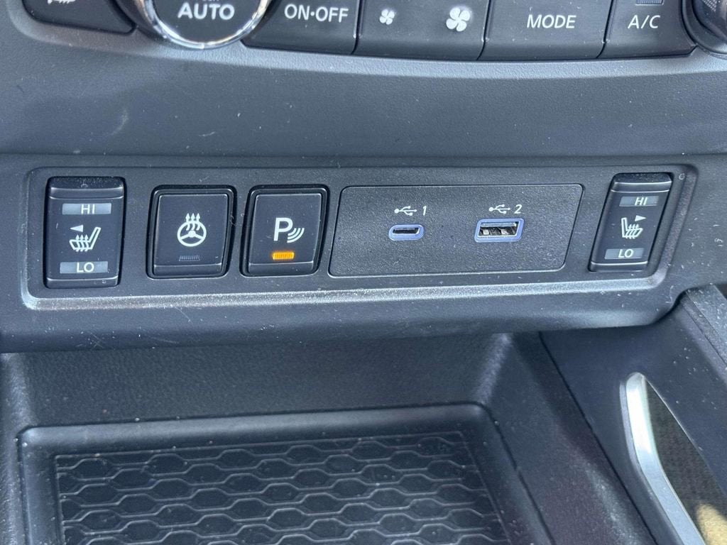 2024 Nissan Frontier SV