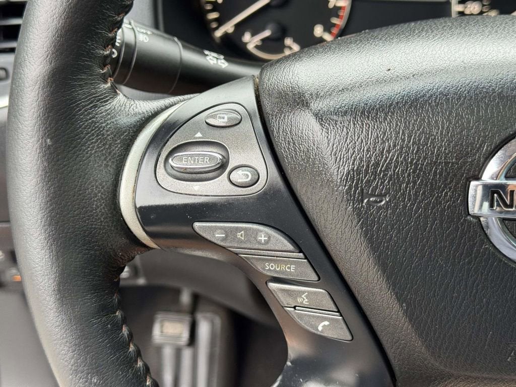 2020 Nissan Pathfinder SL