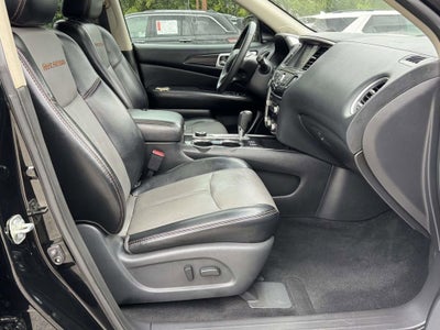 2020 Nissan Pathfinder SL