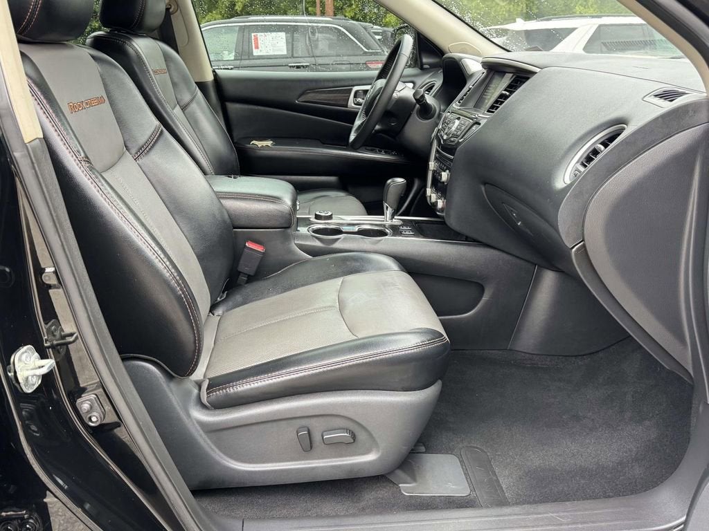 2020 Nissan Pathfinder SL