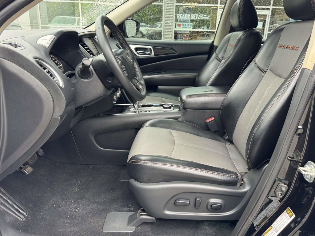 2020 Nissan Pathfinder SL