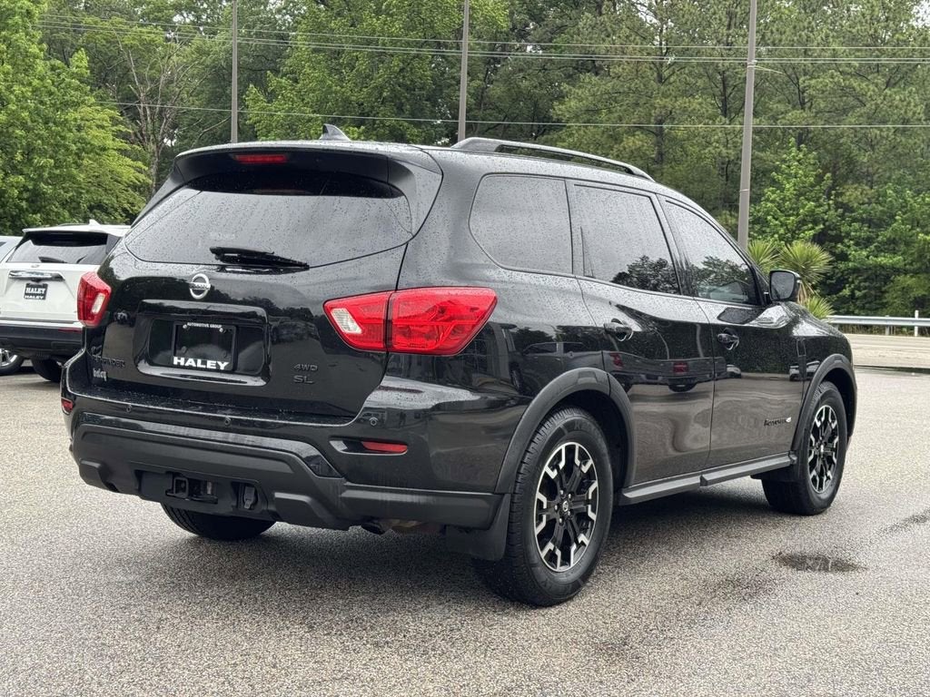 2020 Nissan Pathfinder SL