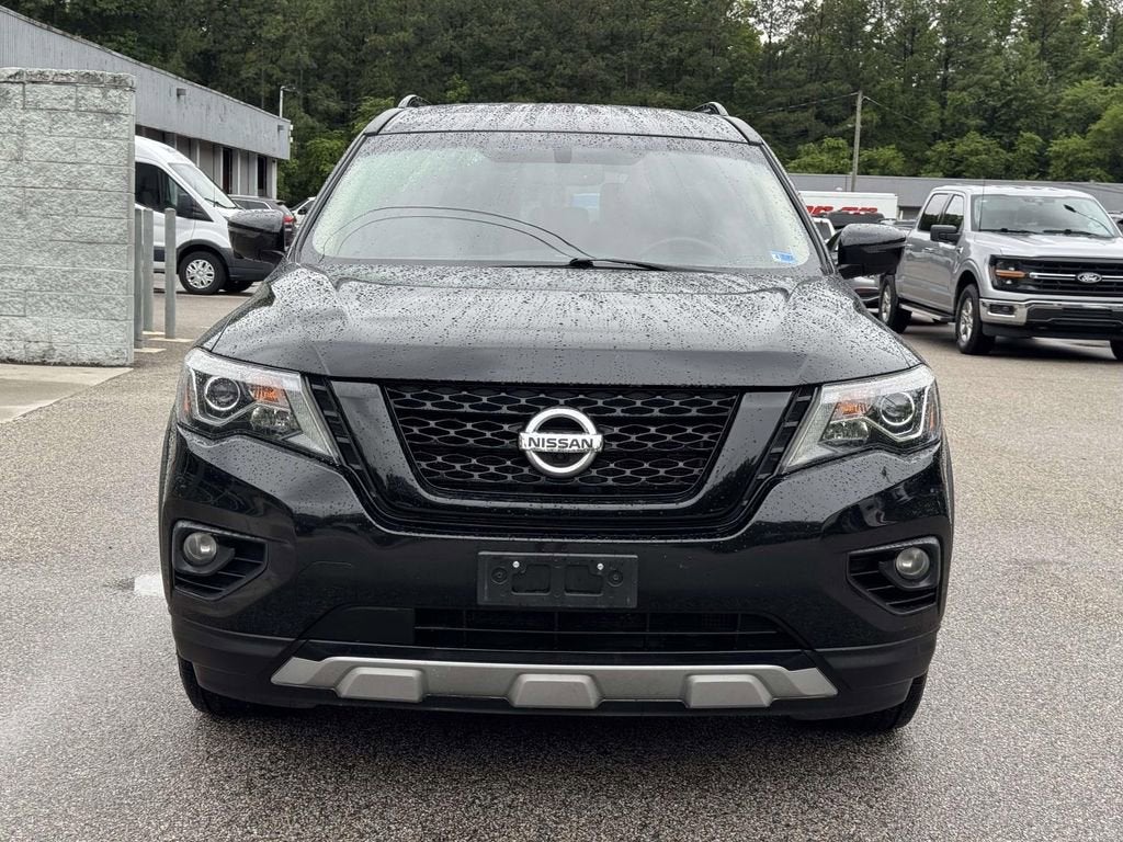2020 Nissan Pathfinder SL