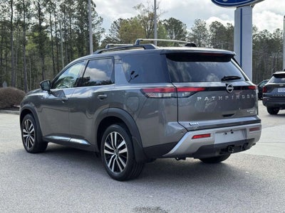 2023 Nissan Pathfinder Platinum