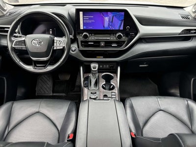 2023 Toyota Highlander Platinum