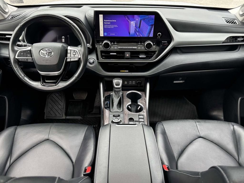 2023 Toyota Highlander Platinum