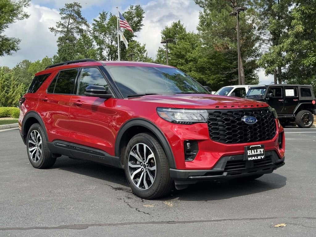 2025 Ford Explorer ST-Line