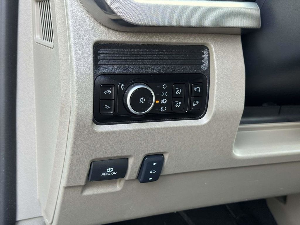2025 Ford Super Duty F-250 SRW Platinum