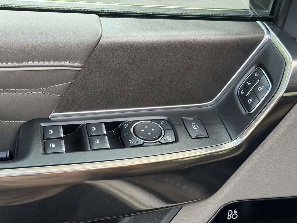 2025 Ford Super Duty F-250 SRW Platinum