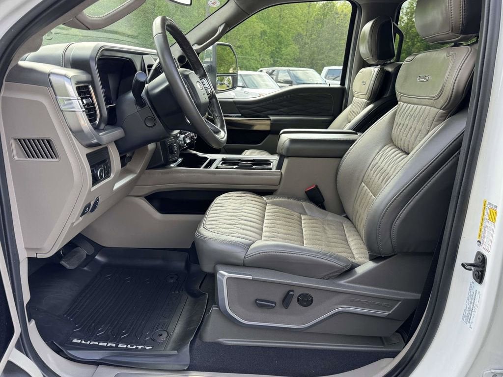 2025 Ford Super Duty F-250 SRW Platinum