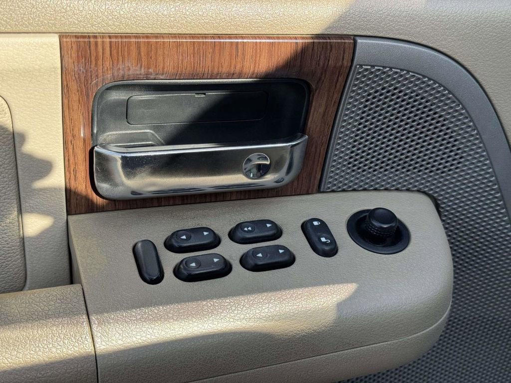2004 Ford F-150 Lariat