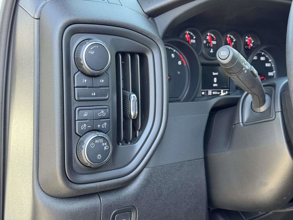 2025 Chevrolet Silverado 2500HD Custom